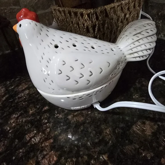 Scentsy White and Red Decor Accent - Picture 7 of 7